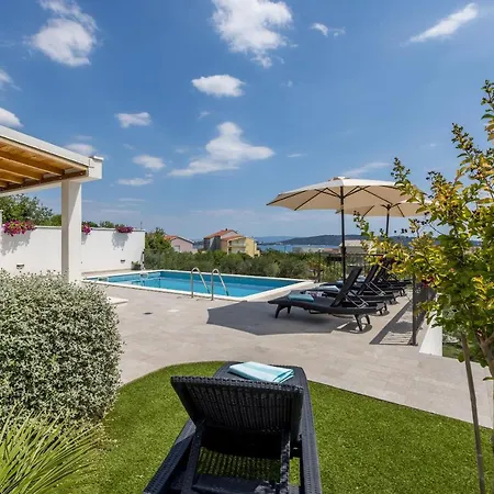 Villa Mermaid Kastela