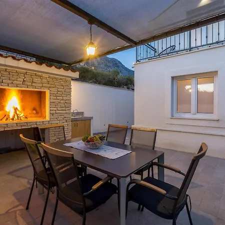 Mermaid Vila Kastela