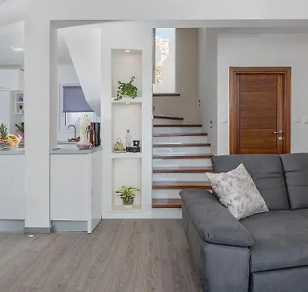 Mermaid Vila Kastela