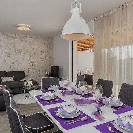 Mermaid Vila Kastela